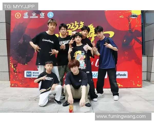 杭州街舞队展现灵活性与创意的完美结合引领街舞新潮流